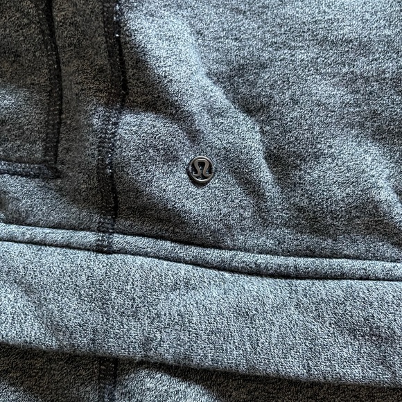 Lulu lemon running jacket size 2 - Picture 7 of 7